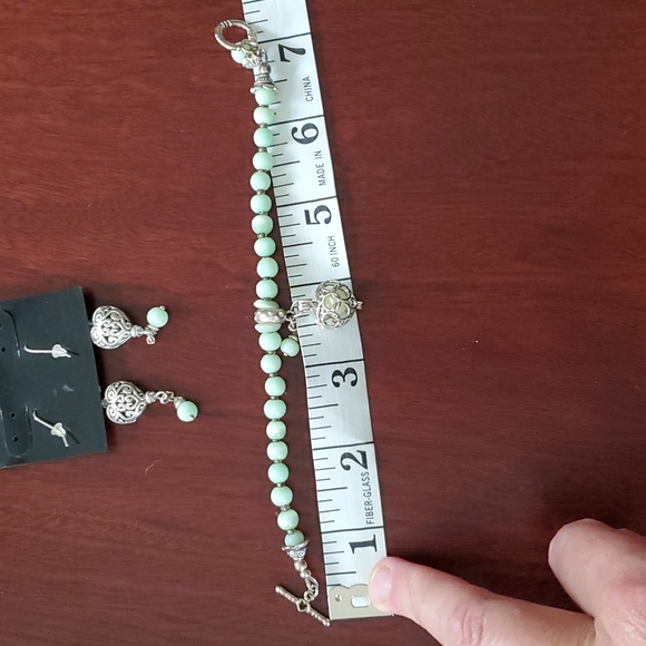 NWOT bracelet and earrings set - Picture 8 of 12